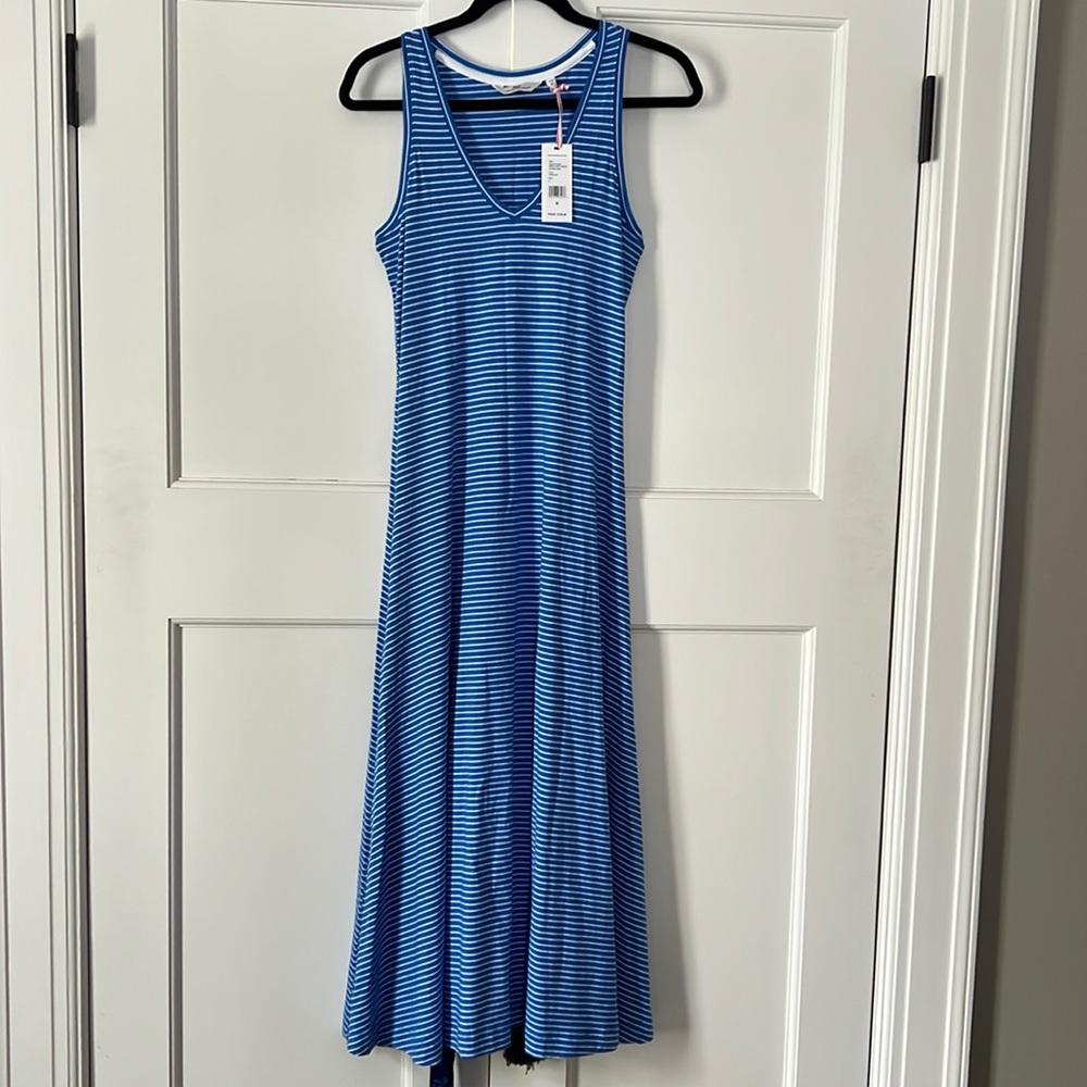 Vineyard vines summer dress.